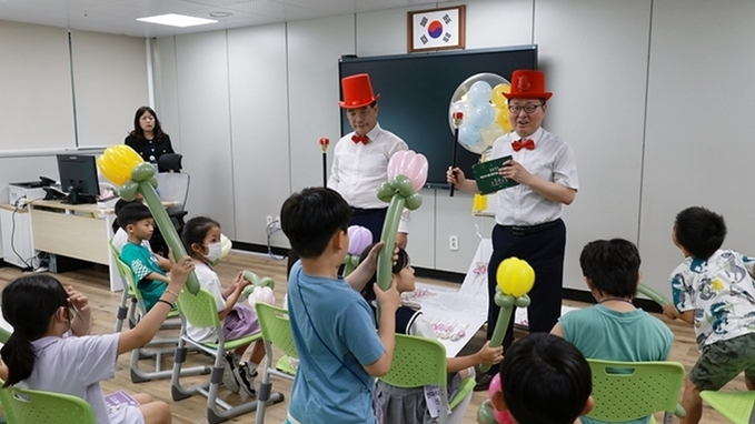 내년 ‘늘봄학교’ 초2까지 확대…교육·돌봄 프로그램도 늘린다